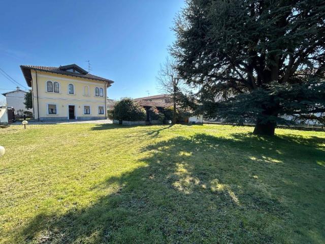 Villa Indipendente in vendita a Lonate Pozzolo, Lombardia