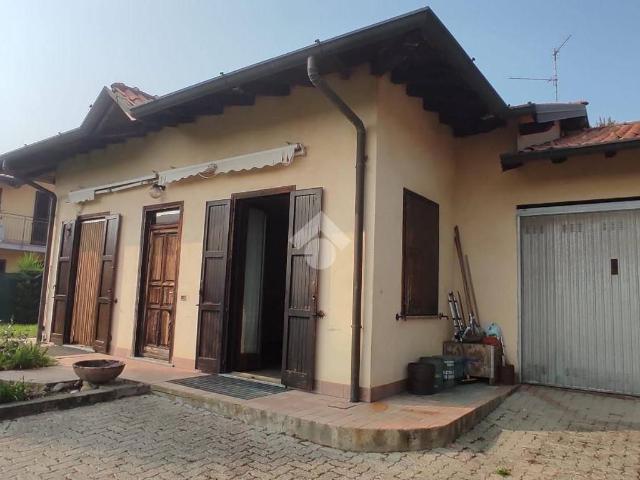 Villa Indipendente in vendita a Lonate Pozzolo, Lombardia