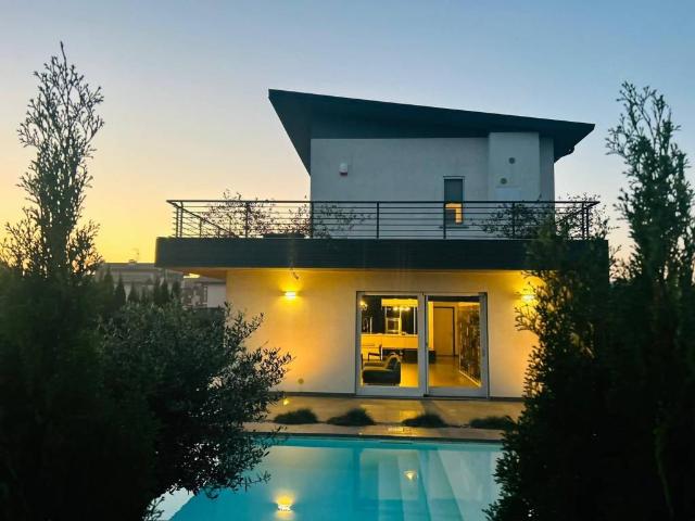 Villa Indipendente in vendita a Lonate Pozzolo, Lombardia