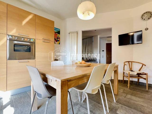 Villa Indipendente in vendita a Lonate Pozzolo, Lombardia