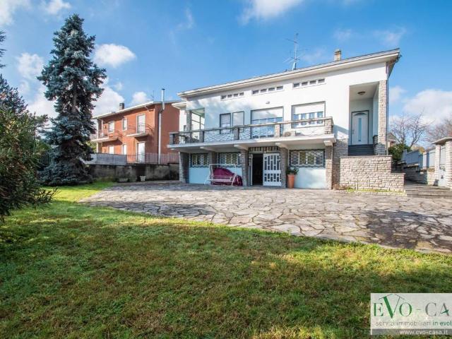 Villa Indipendente in vendita a Lonate Pozzolo, Lombardia