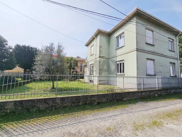 Villa Indipendente in vendita a Lonate Pozzolo, Lombardia