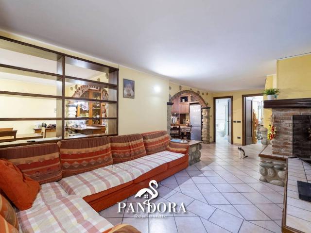 Villa Indipendente in vendita a Lonate Pozzolo, Lombardia