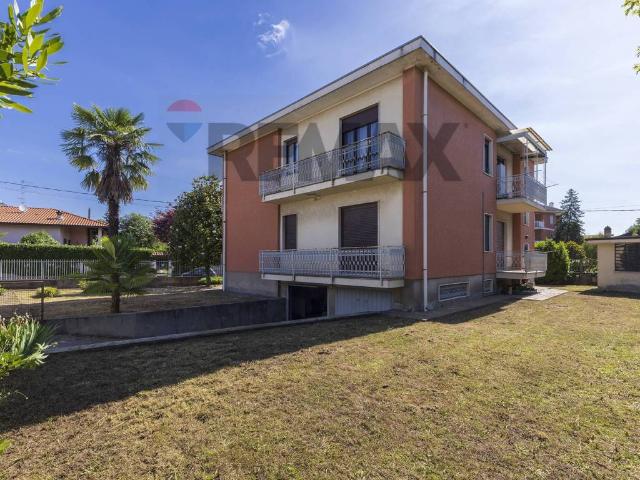Villa Indipendente in vendita a Lonate Pozzolo, Lombardia