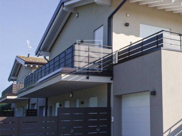 Villa Indipendente in vendita a Lonato, Lombardia