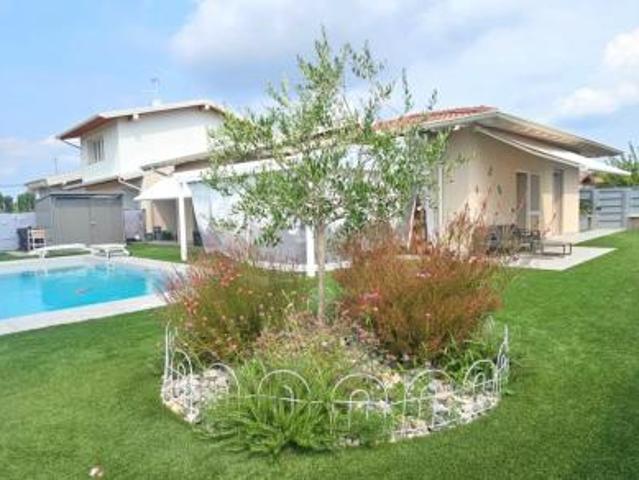 Villa Indipendente in vendita a Lonato, Brescia