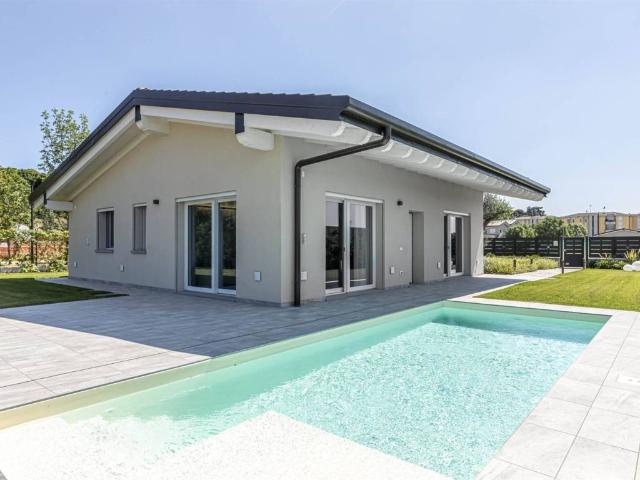 Villa Indipendente in vendita a Lonato, Lombardia