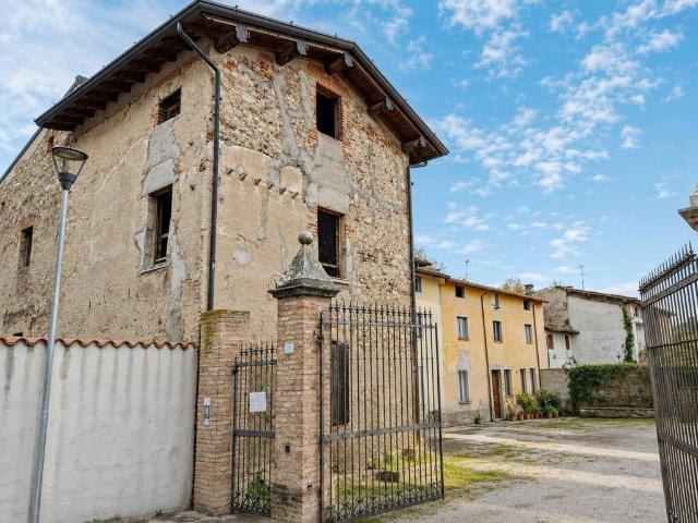 Villa Indipendente in vendita a Lonato, Lombardia