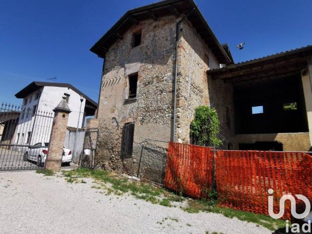 Villa Indipendente in vendita a Lonato, Brescia