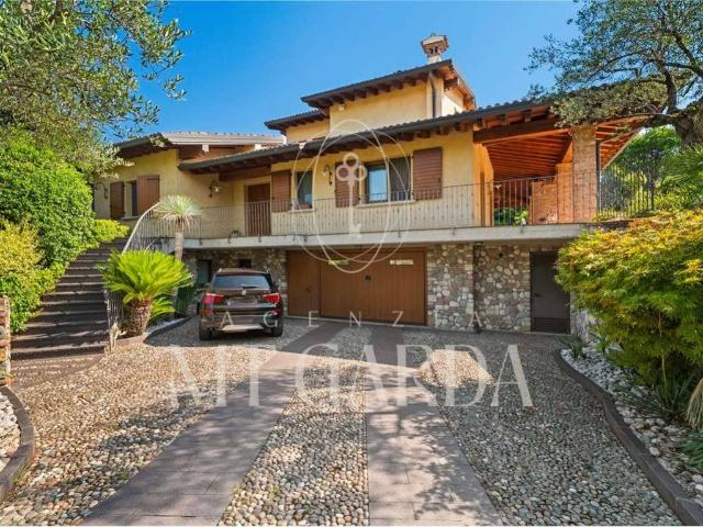 Villa Indipendente in vendita a Lonato, Lombardia