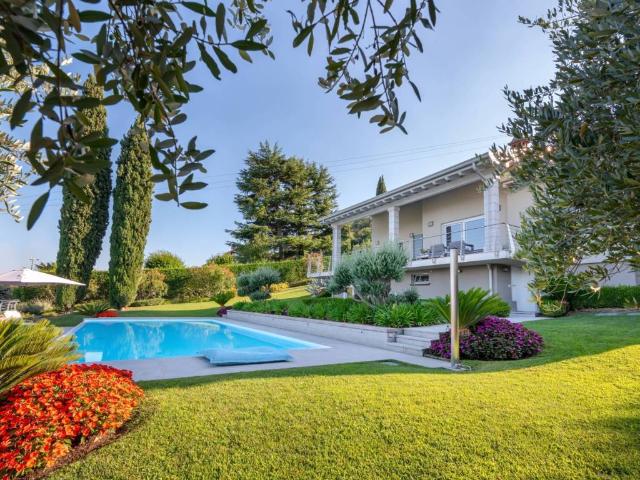 Villa Indipendente in vendita a Lonato, Brescia