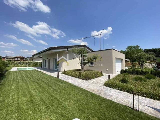Villa Indipendente in vendita a Lonato, Lombardia