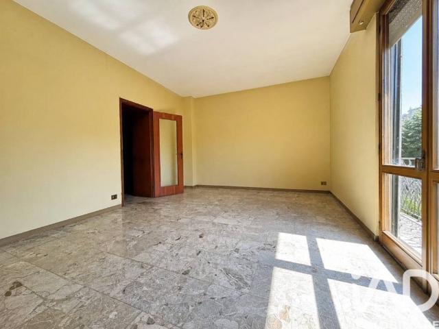 Villa Indipendente in vendita a Lonato, Lombardia