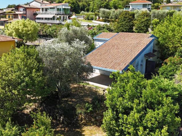 Villa Indipendente in vendita a Lonato, Lombardia