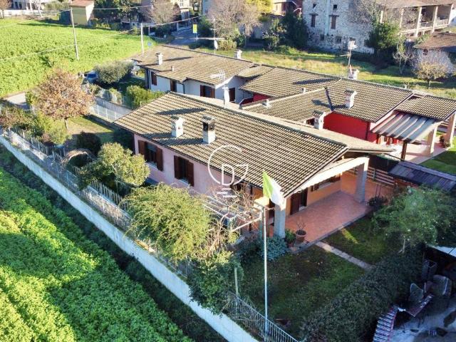 Villa Indipendente in vendita a Campagna, Lonato