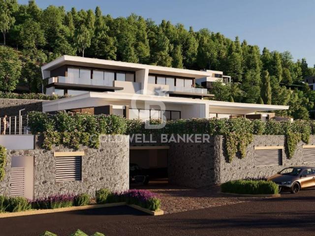 Villa Indipendente in vendita a Padenghe Sul Garda, Brescia