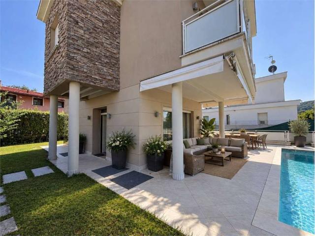 Villa Indipendente in vendita a Maguzzano, Lonato del Garda