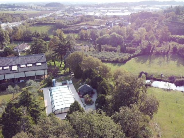 Villa Indipendente in vendita a Lonato, Lombardia