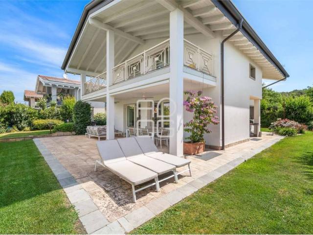 Villa Indipendente in vendita a Lonato, Lombardia