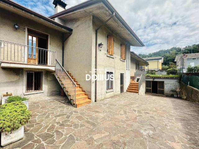 Villa Indipendente in vendita a Lonato, Brescia