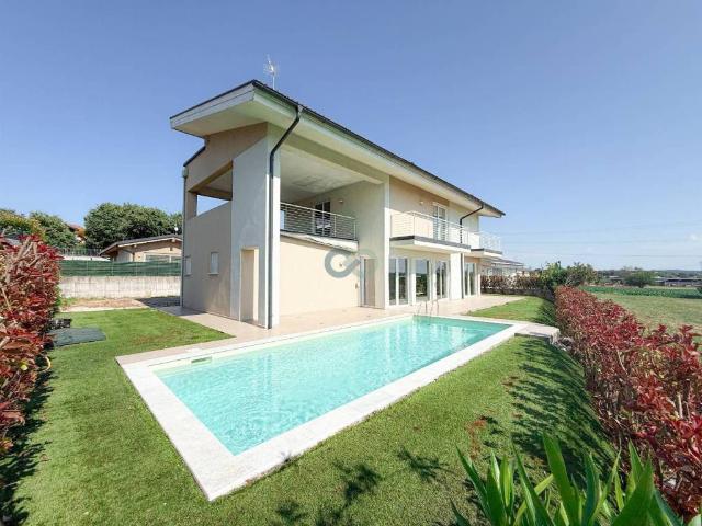 Villa Indipendente in vendita a San Pietro, Desenzano Del Garda