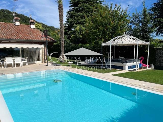 Villa Indipendente in vendita a Brescia