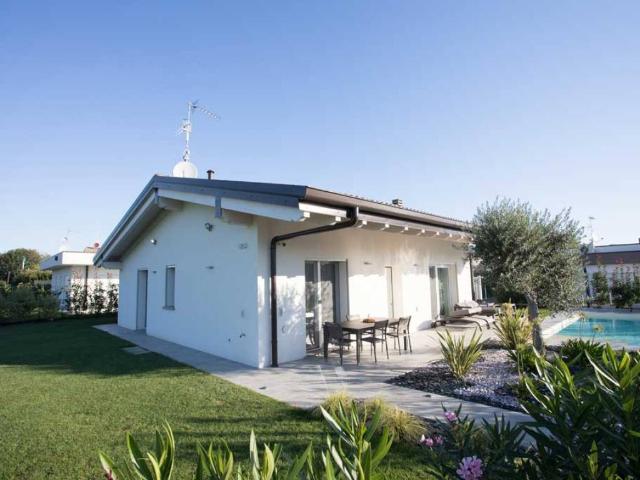 Villa Indipendente in vendita a Lonato, Lombardia