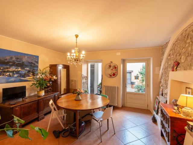 Villa Indipendente in vendita a Lonato, Brescia