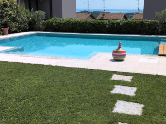 Villa Indipendente in vendita a Lonato, Lombardia