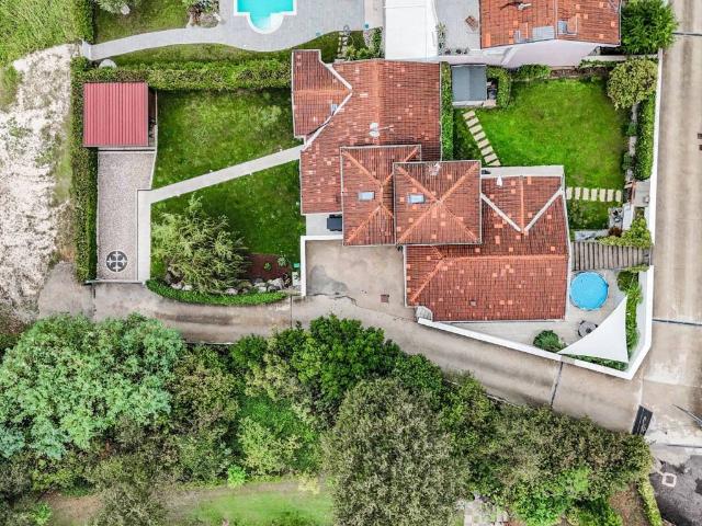 Villa Indipendente in vendita a Lonato, Lombardia