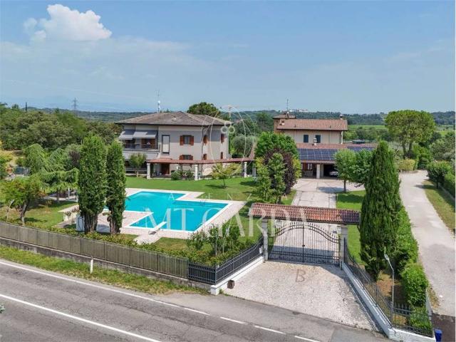 Villa Indipendente in vendita a Lonato, Lombardia