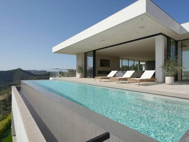 Villa Indipendente in vendita a Lonato, Lombardia