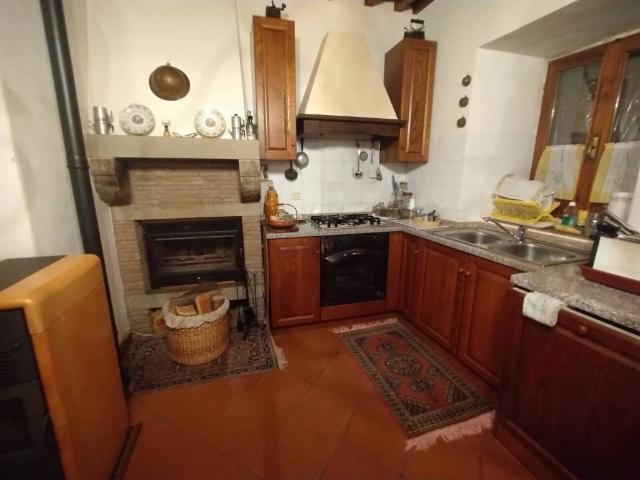 Villa Indipendente in vendita a Unione di Comuni Valdarno e Valdisieve, Londa