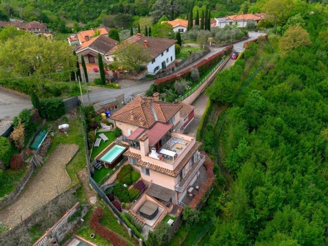 Villa Indipendente in vendita a Unione di Comuni Valdarno e Valdisieve, Londa