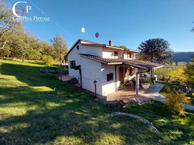 Villa Indipendente in vendita a Unione di Comuni Valdarno e Valdisieve, Londa