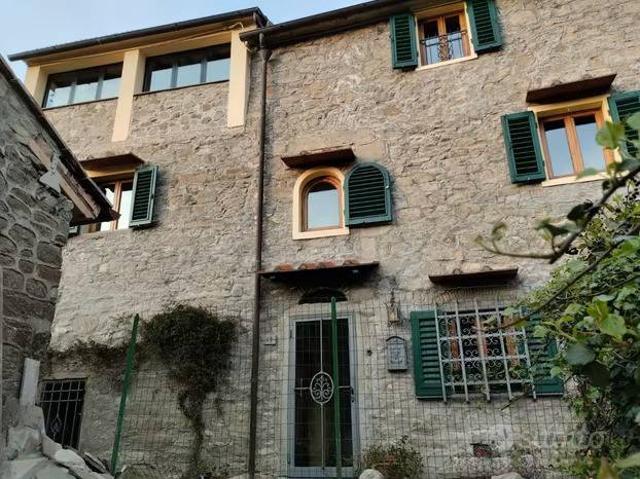 Villa Indipendente in vendita a Unione di Comuni Valdarno e Valdisieve, Londa