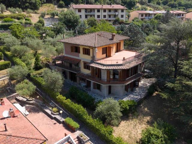 Villa Indipendente in vendita a Unione di Comuni Valdarno e Valdisieve, Londa
