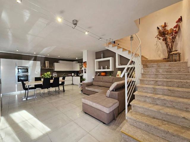 Villa Indipendente in vendita a Longare, Veneto