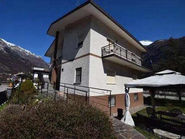 Villa Indipendente in vendita a Longarone, Veneto