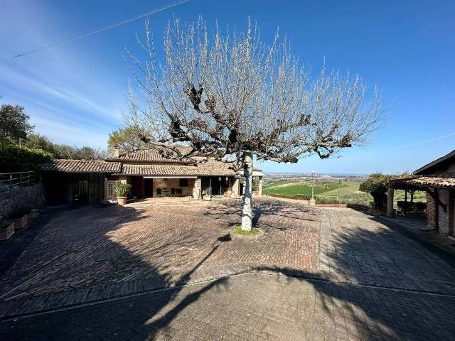 Villa Indipendente in vendita a Crocetta, Longiano