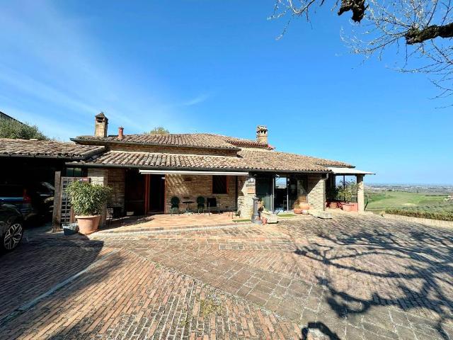 Villa Indipendente in vendita a Crocetta, Longiano
