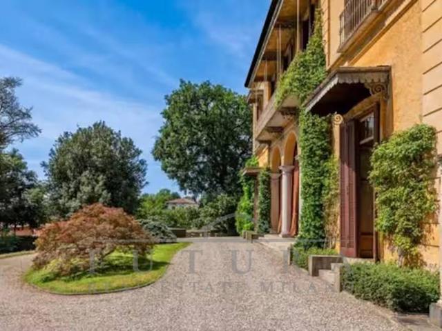 Villa Indipendente in vendita a Longone Al Segrino, Lombardia
