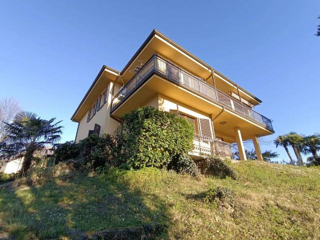 Villa Indipendente in vendita a Longone Al Segrino, Lombardia
