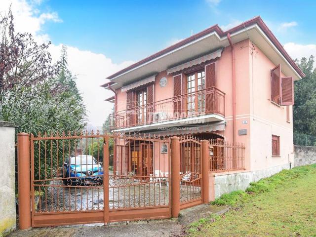 Villa Indipendente in vendita a Longone Al Segrino, Lombardia