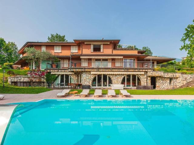 Villa Indipendente in vendita a Longone Al Segrino, Lombardia