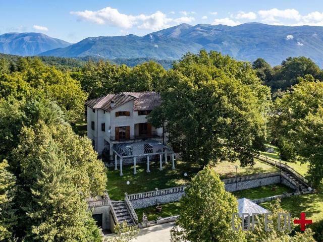 Villa Indipendente in vendita a Longone Sabino, Lazio
