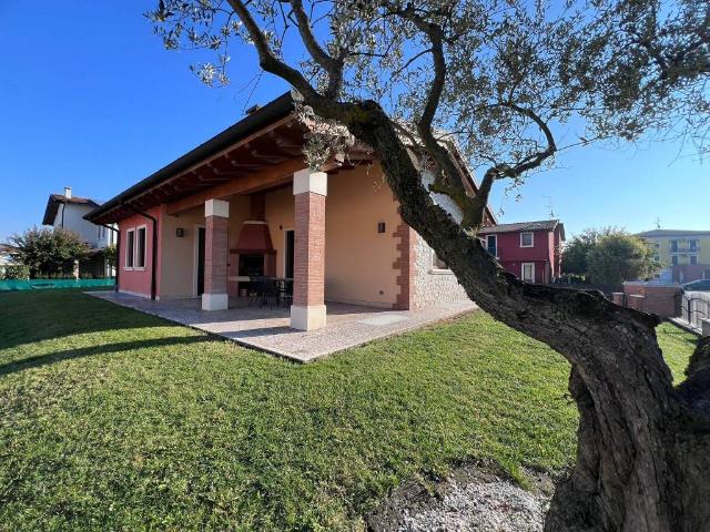 Villa Indipendente in vendita a Lonigo, Veneto