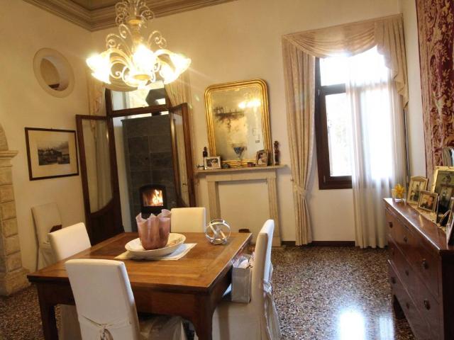 Villa Indipendente in vendita a Lonigo, Veneto
