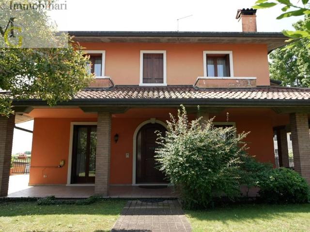 Villa Indipendente in vendita a Lonigo, Veneto
