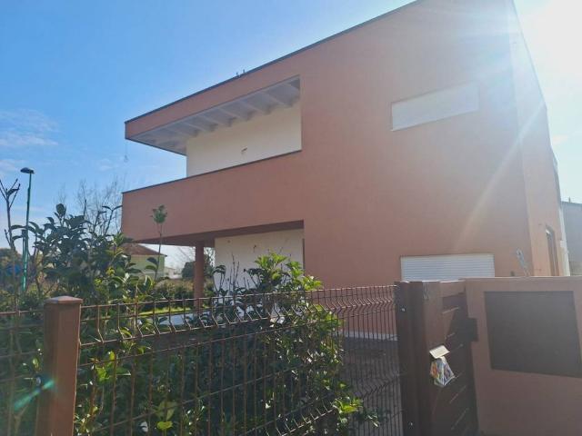 Villa Indipendente in vendita a Loreggia, Veneto